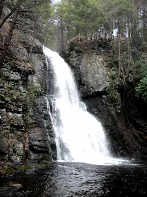 Where to Go for A Romantic Date Night in the Poconos