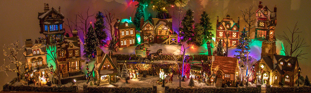 Save Money on Holiday Decor with these Budget-Friendly & Shabby Chic Christmas Ideas 9 Dickens Christmas Village 2016!