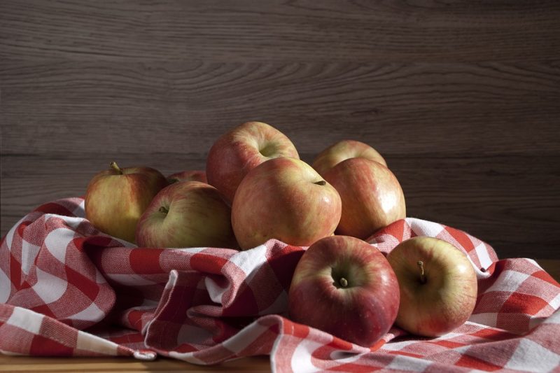 Want to stop being part of the food waste problem and start being part of the solution? Choose more foods that allow you to use the entire thing, like these 10 root to stalk veggies! Bonus points if you grow them yourself!
