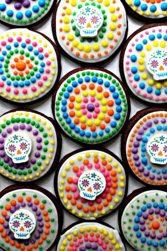 25 Ghoulishly Fun Halloween Treat Recipes to Make for Your Kids
