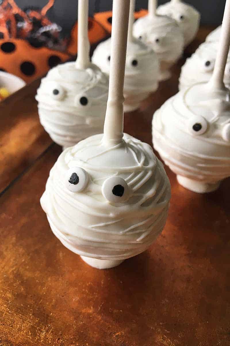 Fun-Mummy-Pops-for-Halloween