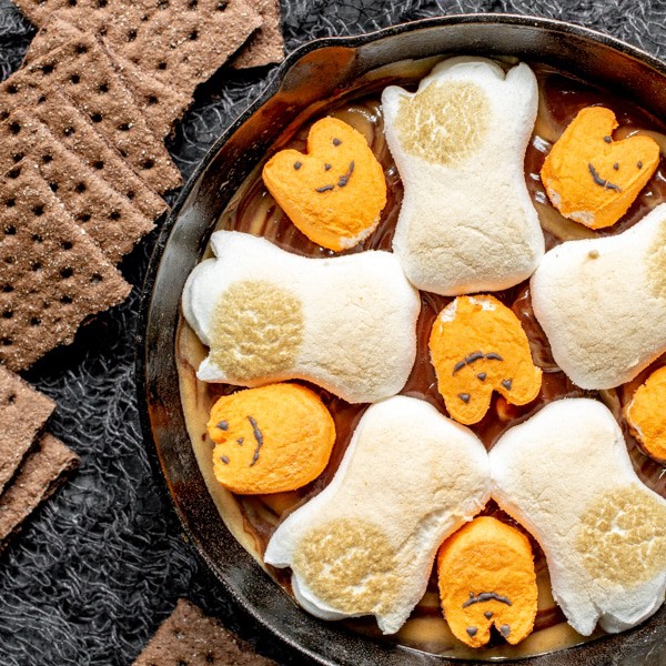 25 Ghoulishly Fun Halloween Treat Recipes to Make for Your Kids
