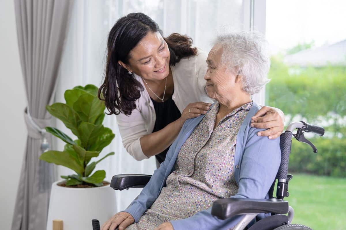 How Home Health Care Can Enhance Senior Living