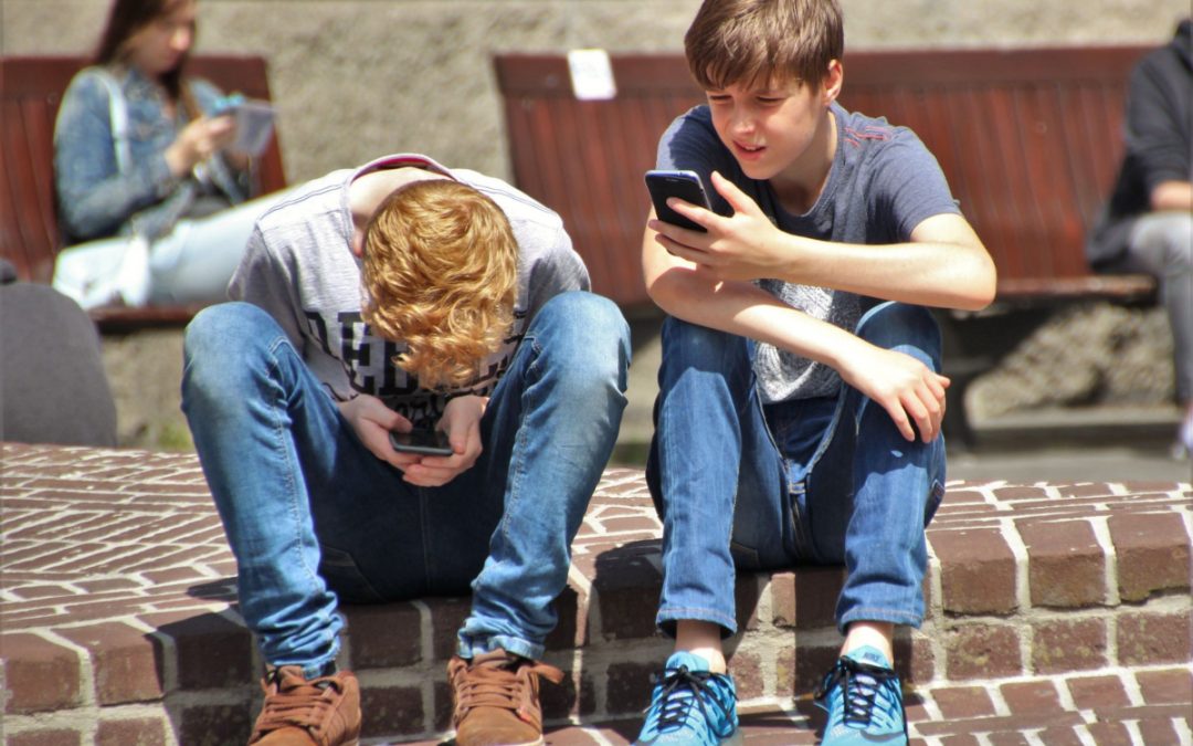 Smartphones ARE NOT Damaging Your Teens’ Mental Health, New Study Shows