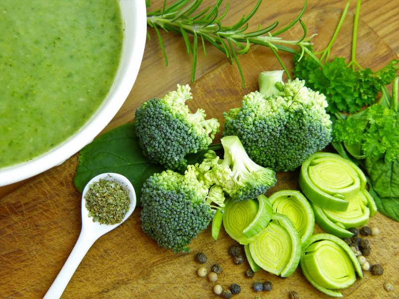 Want to stop being part of the food waste problem and start being part of the solution? Choose more foods that allow you to use the entire thing, like these 10 root to stalk veggies! Bonus points if you grow them yourself!