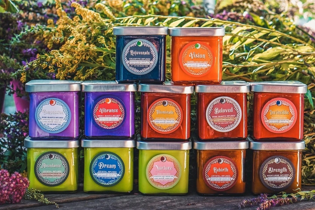 10 Best Candle Subscription Boxes For Every Budget 19 Ignite Spirit Monthly Candle Club (Crystal-Infused Candles)